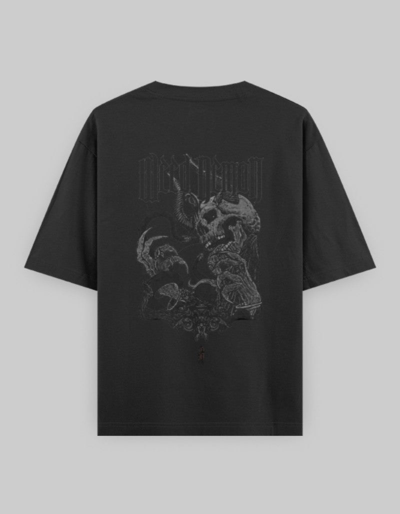 RIZZ UP Black Graphic T-Shirt Featuring Intricate Skull Artwork on the Back